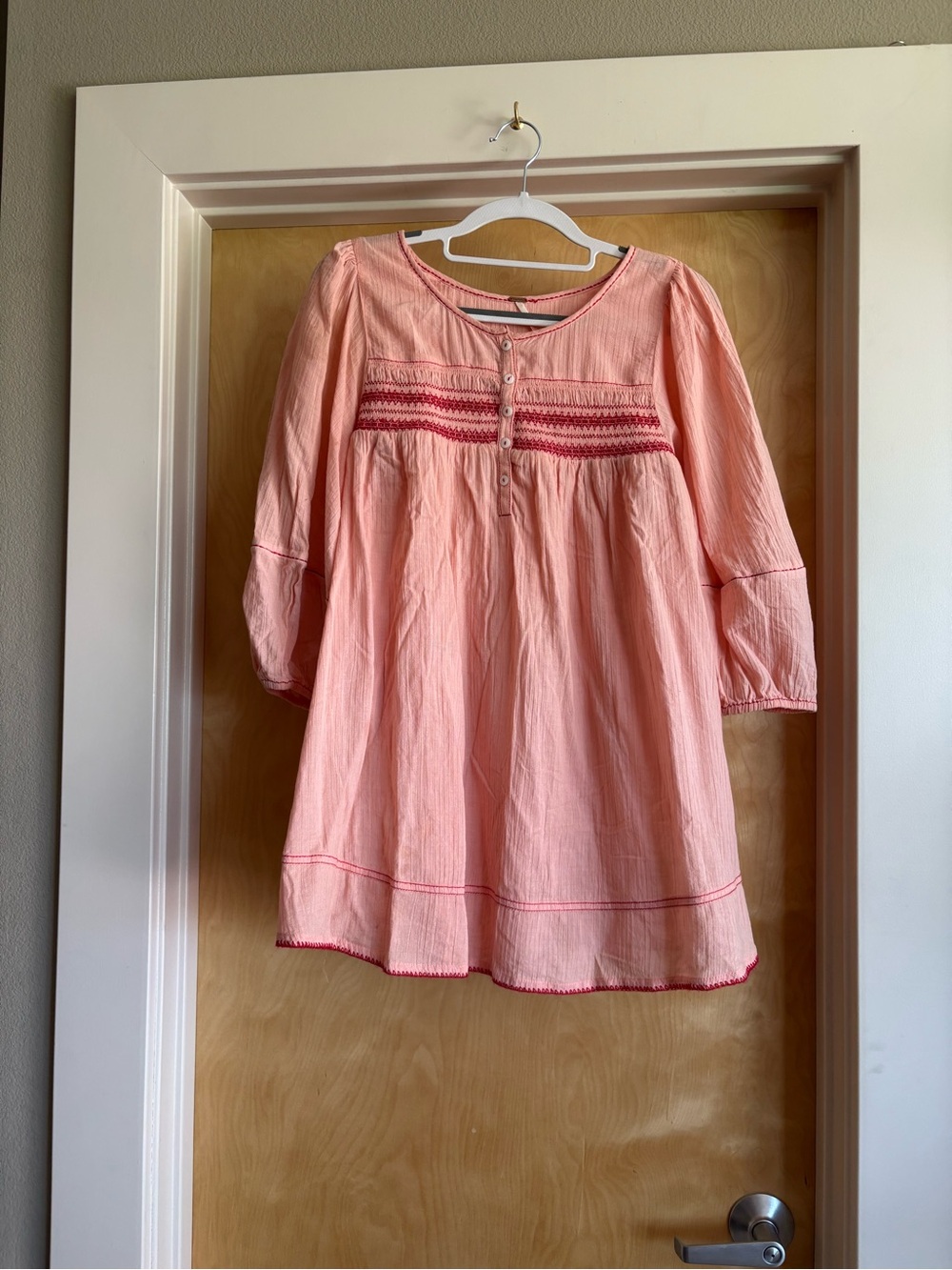 Free People Peach Pink Smocked Embroidered Babydoll Peasant Top Puff Sleeve M